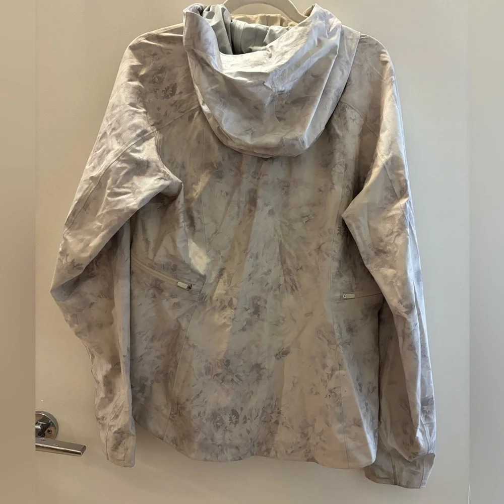 Lululemon Break a Trial Waterproof Jacket - Picture 3 of 4